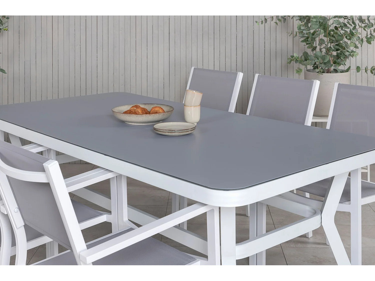 Virya tuinmeubelset tafel 100x200cm en 6 stoel Copacabana zwart, grijs, wit.