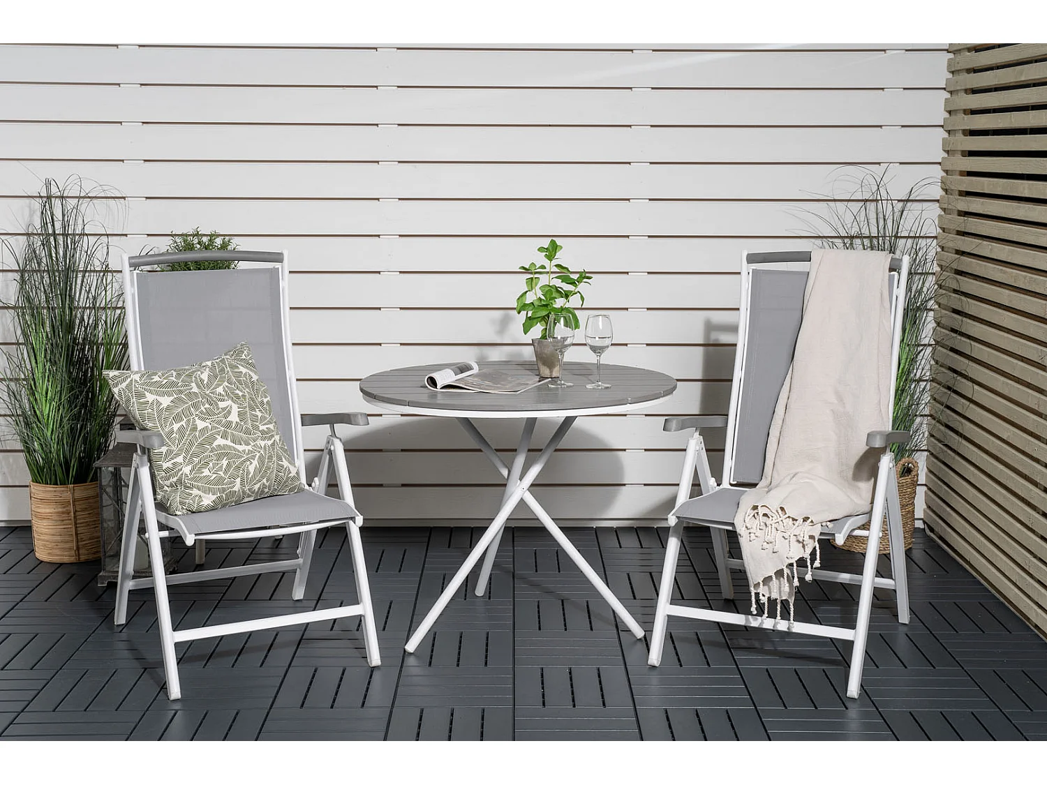 Parma Ensemble table et chaises de jardin, table Ø90cm et 2 chaises 5pos Albany, blanc, gris, crème.