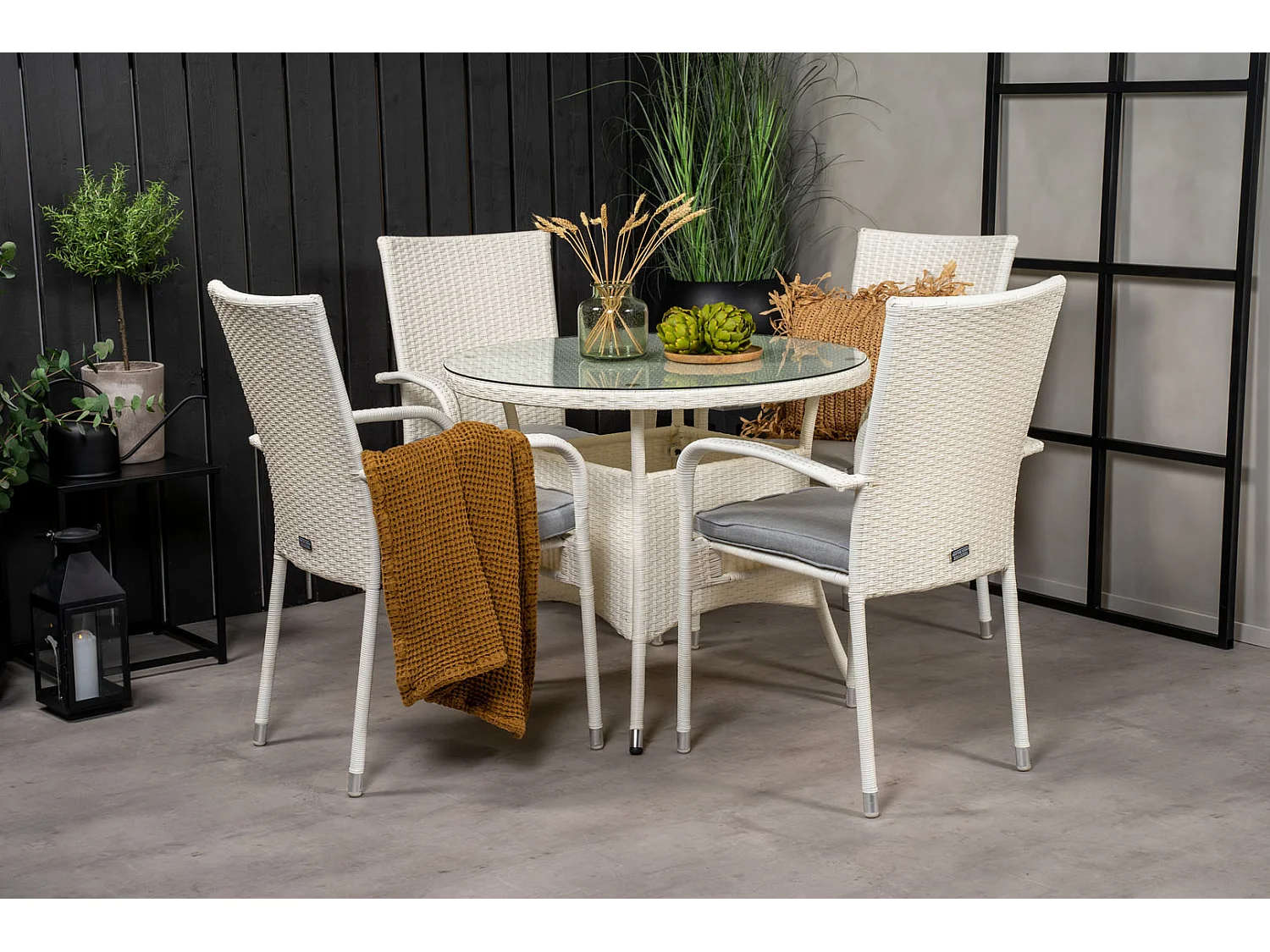 Volta Ensemble table et chaises de jardin, table Ø90cm et 4 chaises Anna, blanc.