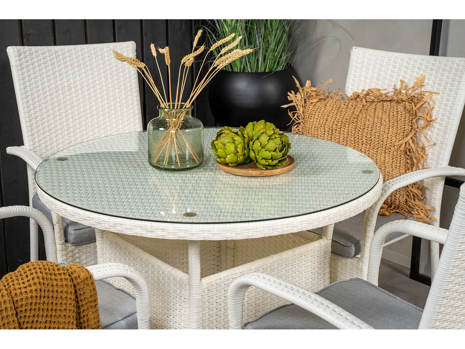 Volta Ensemble table et chaises de jardin, table Ø90cm et 4 chaises Anna, blanc.