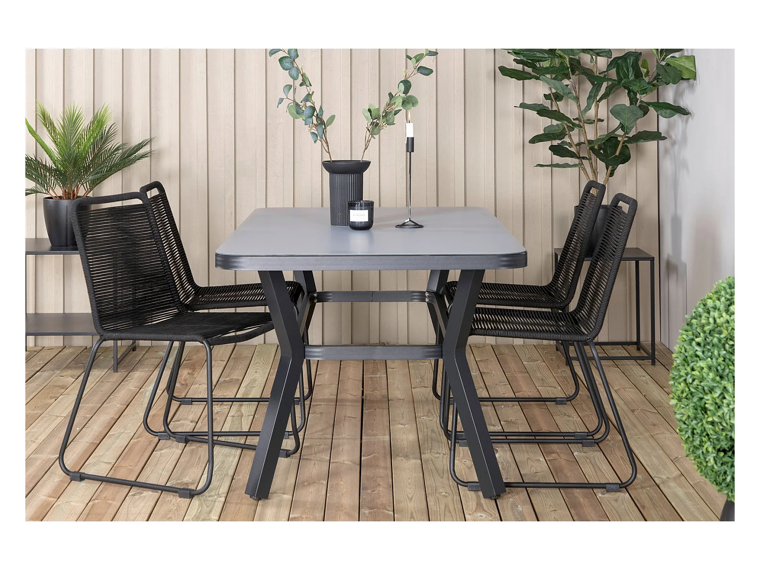 Virya Ensemble table et chaises de jardin, table 90x160cm et 4 chaises stabel Lindos, noir, gris.