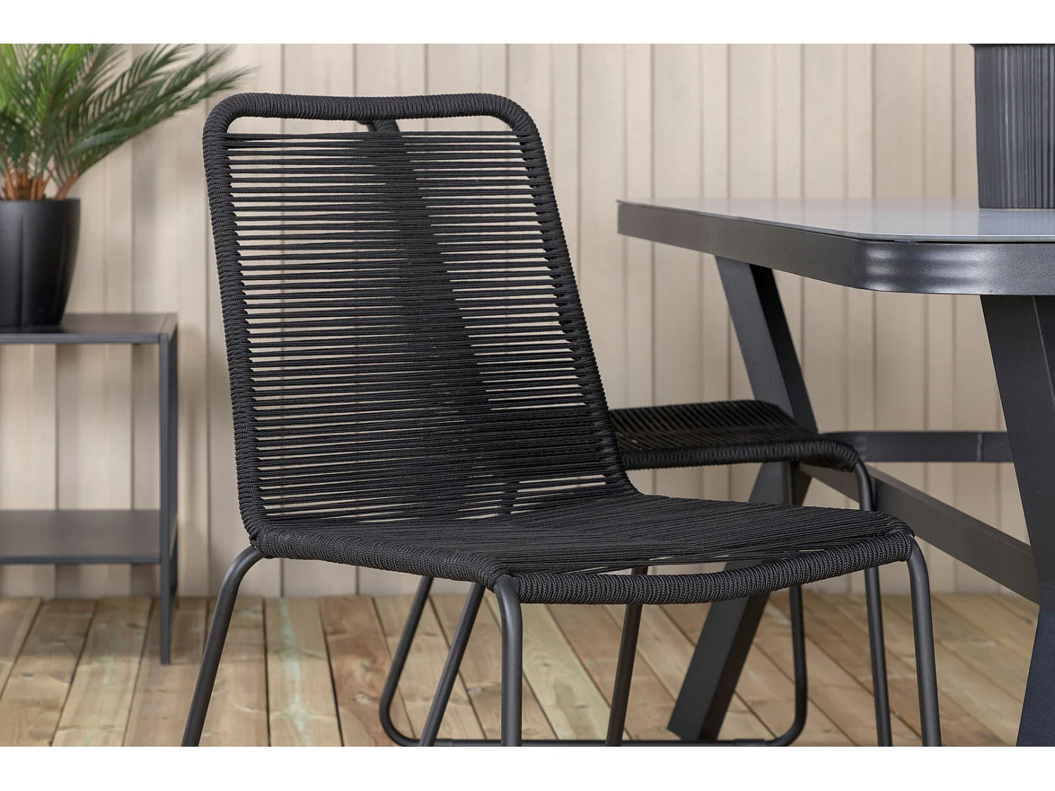 Virya Gartenset Tisch 90x160cm und 4 Stühle stabel Lindos schwarz, grau.