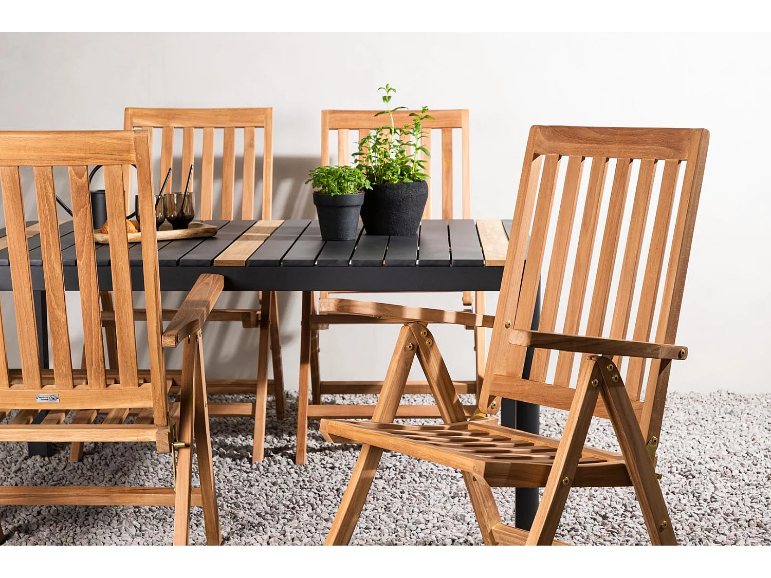 Togo ensemble table et chaises de jardin, table 150x100cm, 4 chaises Kenya, noir,naturel.