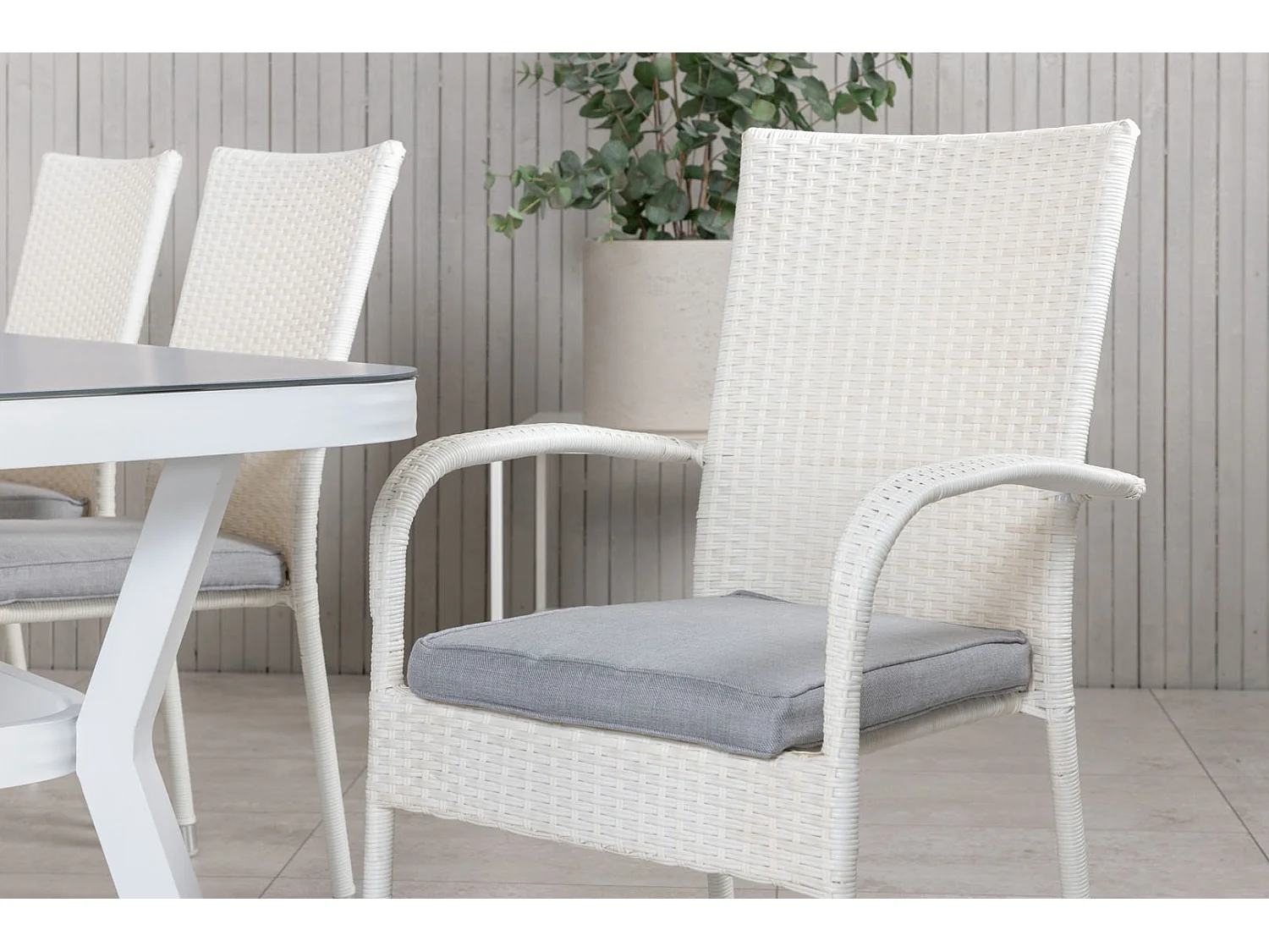 Virya Ensemble table et chaises de jardin, table 100x200cm et 6 chaises Anna, blanc, gris.