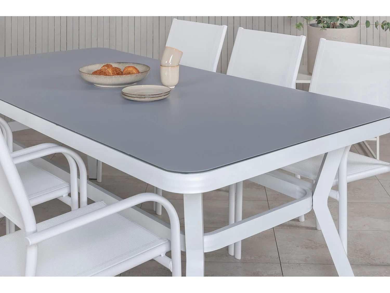 Virya tuinmeubelset tafel 100x200cm en 6 stoel Santorini wit, grijs.