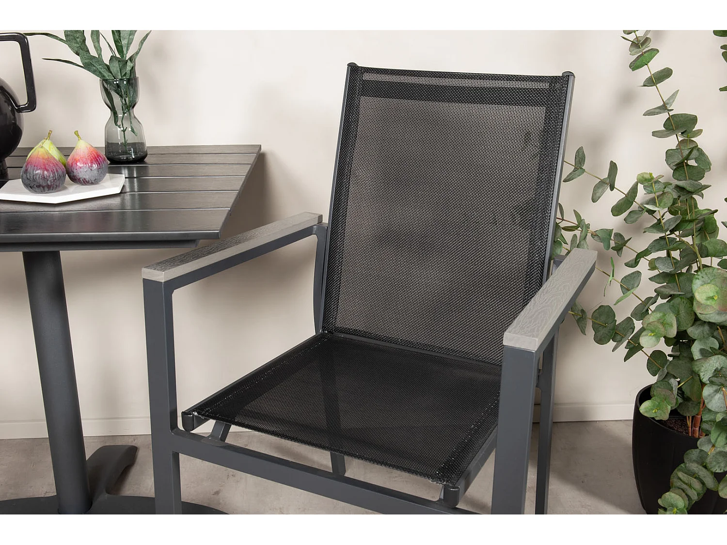 Colorado 70*70 Ensemble table et chaises de jardin, table 70x70cm et 2 chaises Parma, noir.