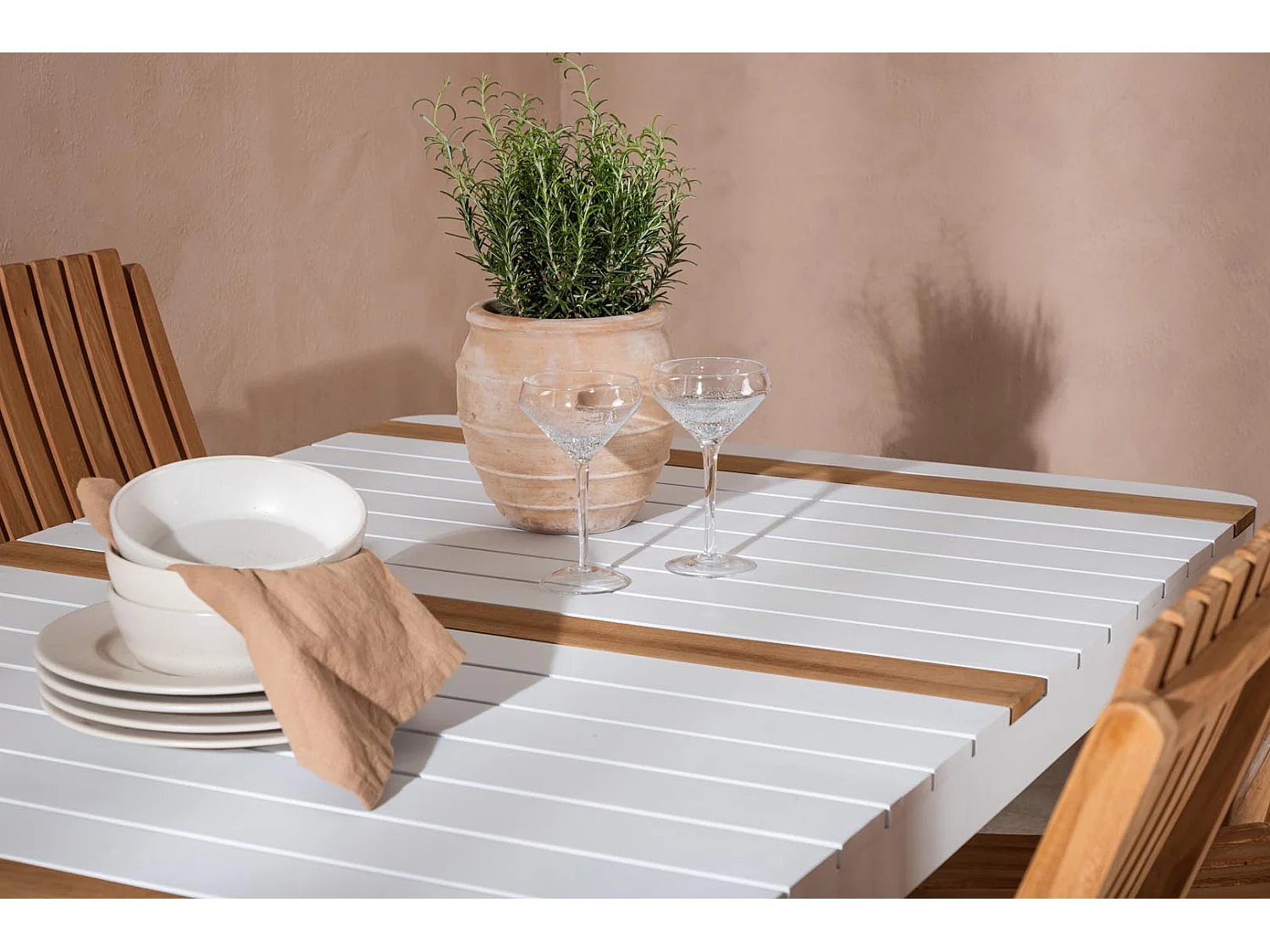 Togo tuinmeubelset tafel 150x100cm, 4 stoelen Ghana, wit,naturel.