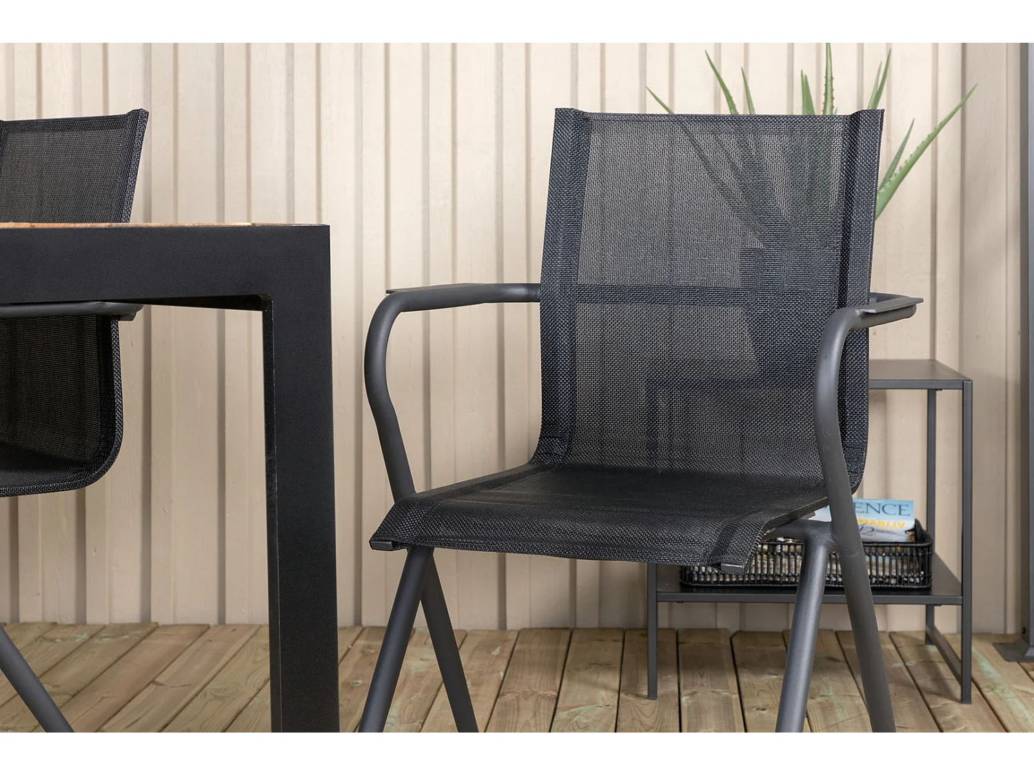 Bois Ensemble table et chaises de jardin, table 90x205cm et 6 chaises salu Alina, noir, naturel.
