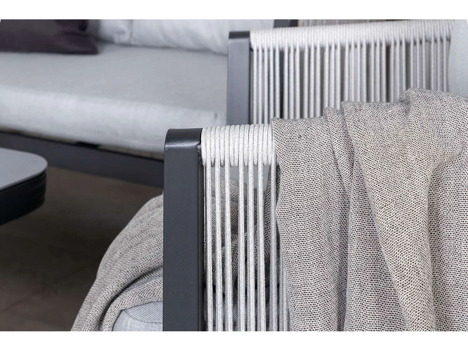 Salon de Jardin "Virya" 150cm Noir & Gris