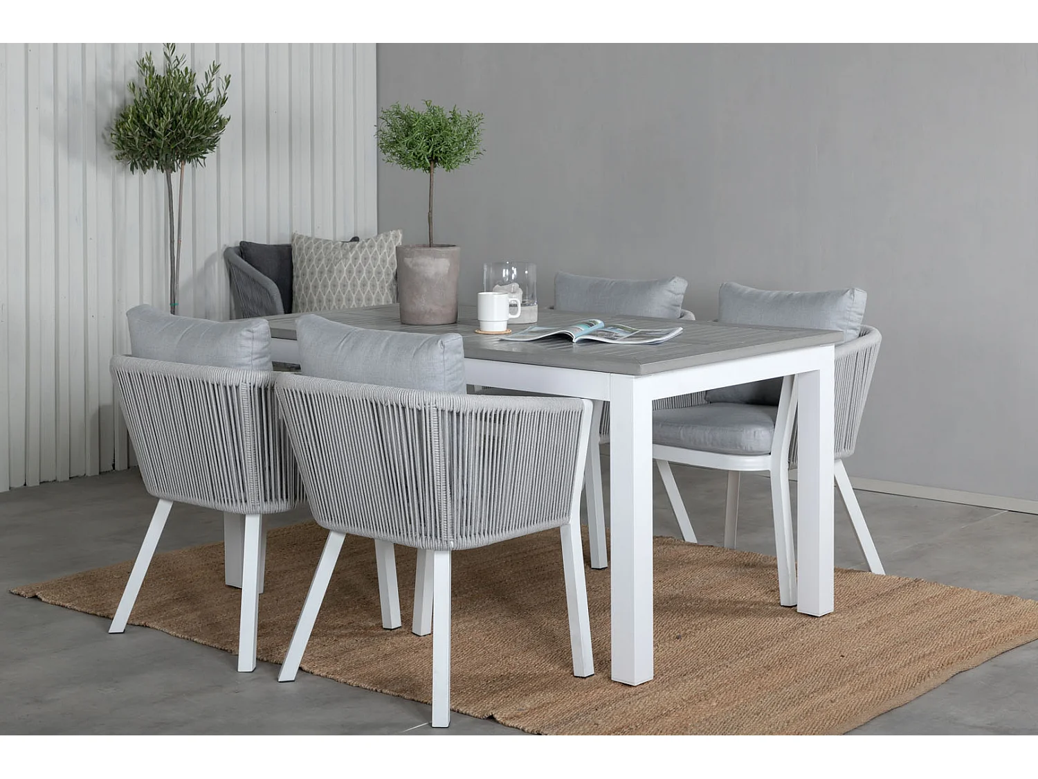 Albany Gartenset Tisch 90x152/210cm und 4 Stühle Virya weiß, grau, cremefarben.