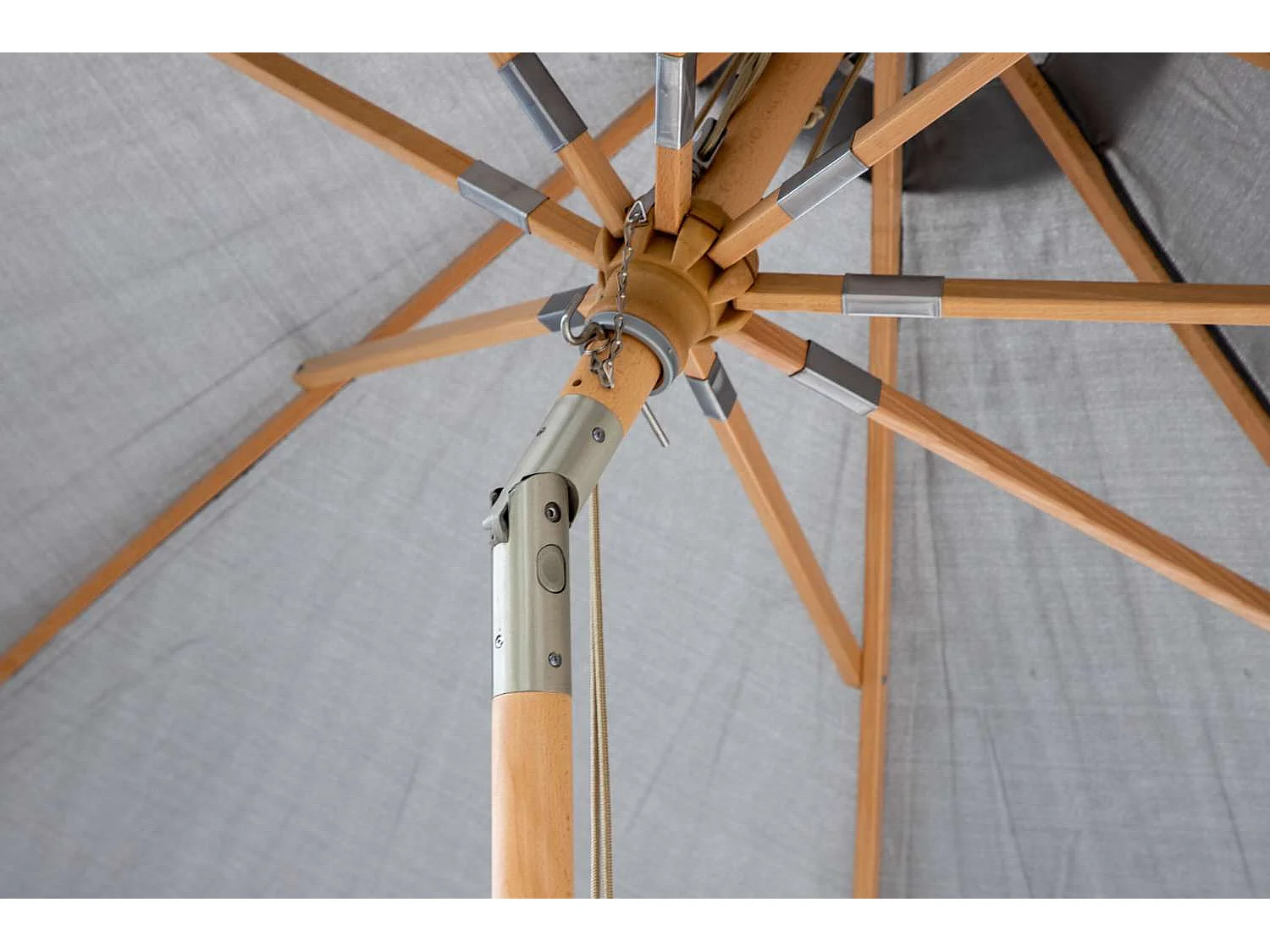 Parasol Inclinable en Bois "Nypo" 330cm Gris