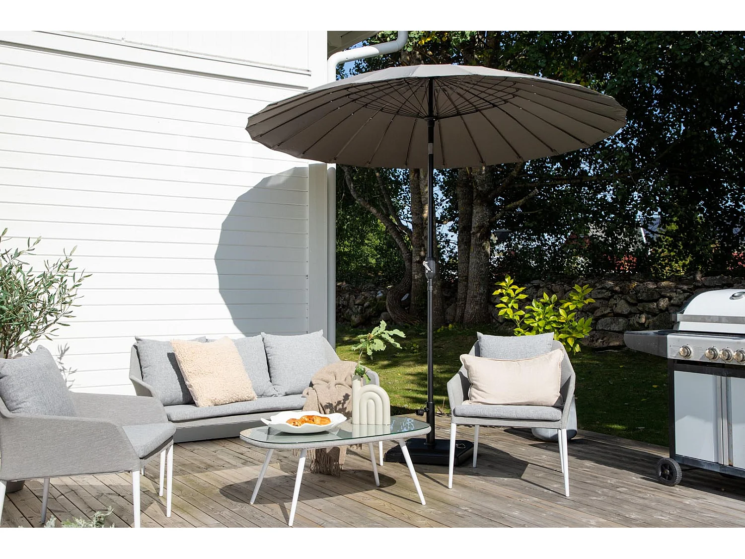 Palmetto parasol met kantelfunctie grijs.