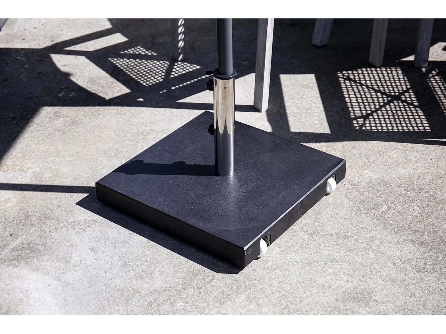 Stathera Sonnenschirm Fuß schwarz.