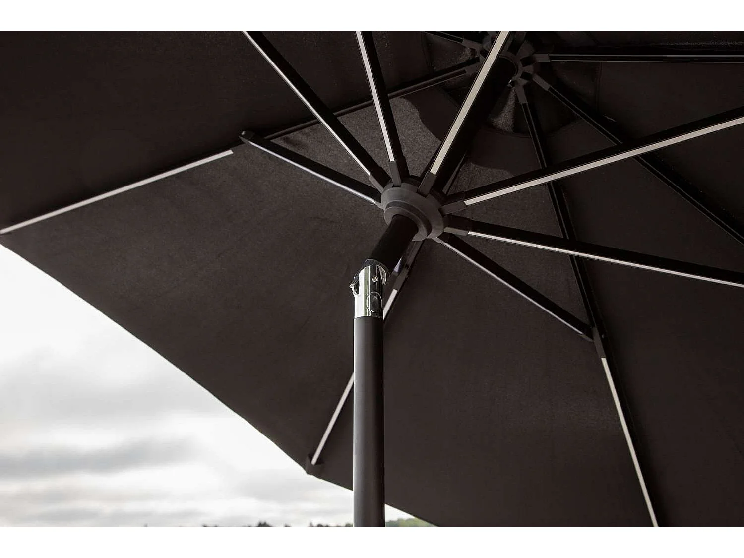 Parasol à LED "Sabal" 270cm Noir