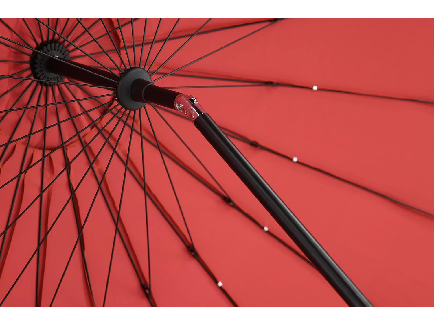 Palmetto parasol avec fonction d'inclinaison rouge.