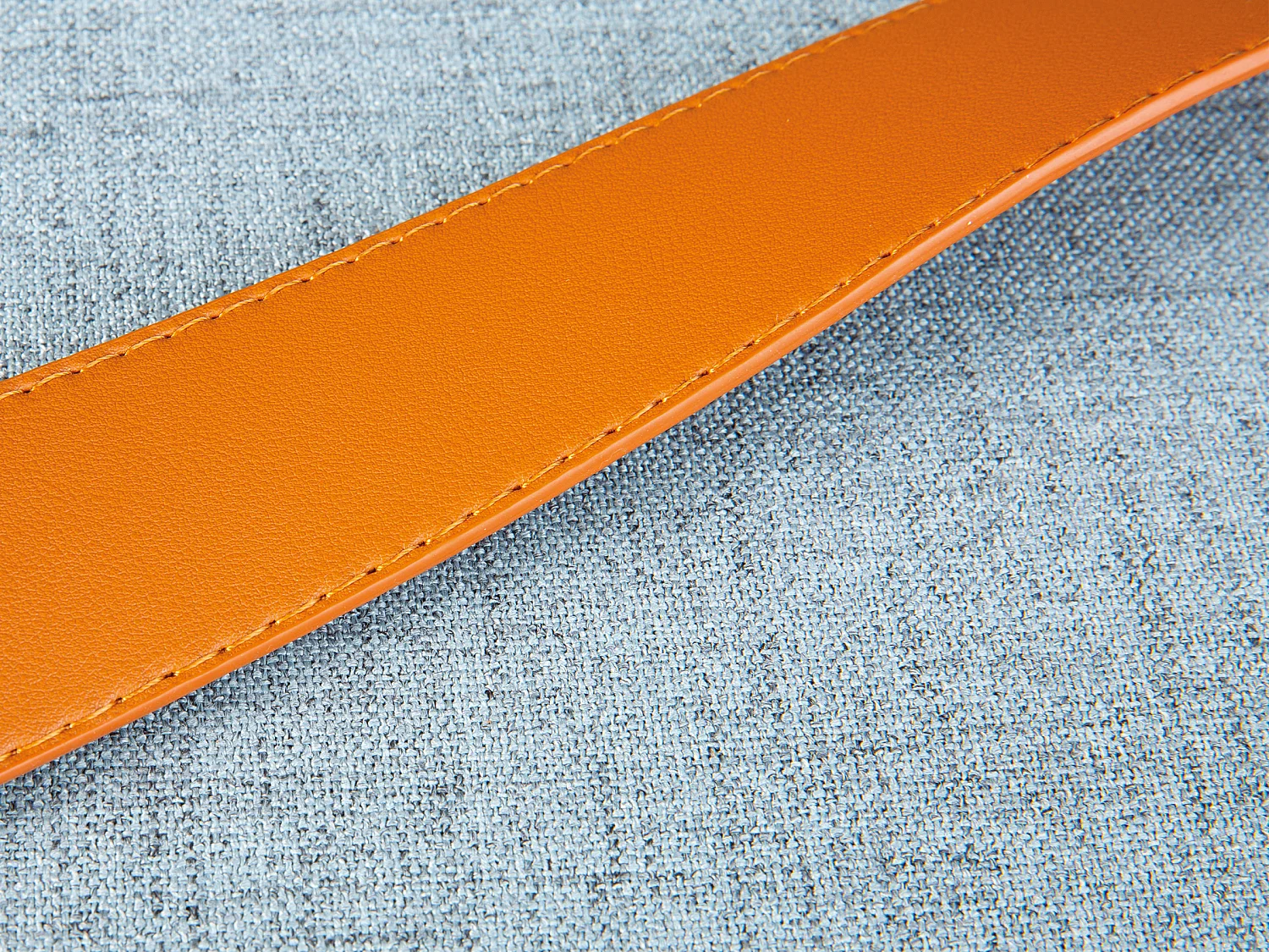 Dirax Repose-pieds/Tabouret avec compartiment de rangement, gris et marron.