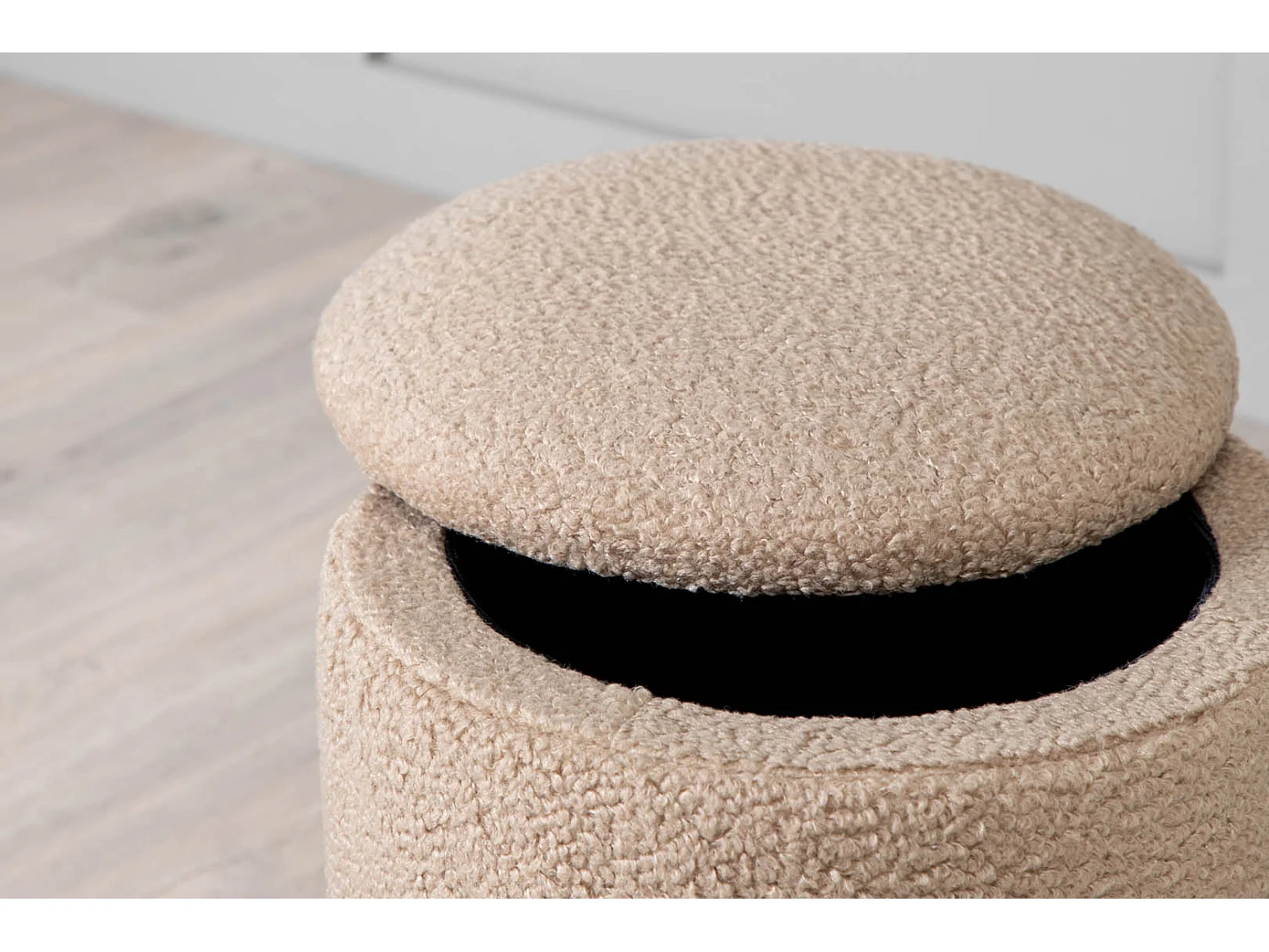 Limpen poef, hocker met opbergruimte Ø32cm teddystof beige.