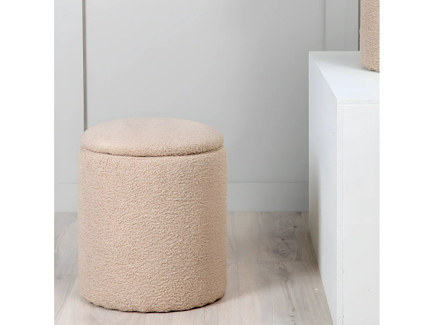 Limpen poef, hocker met opbergruimte Ø32cm teddystof beige.