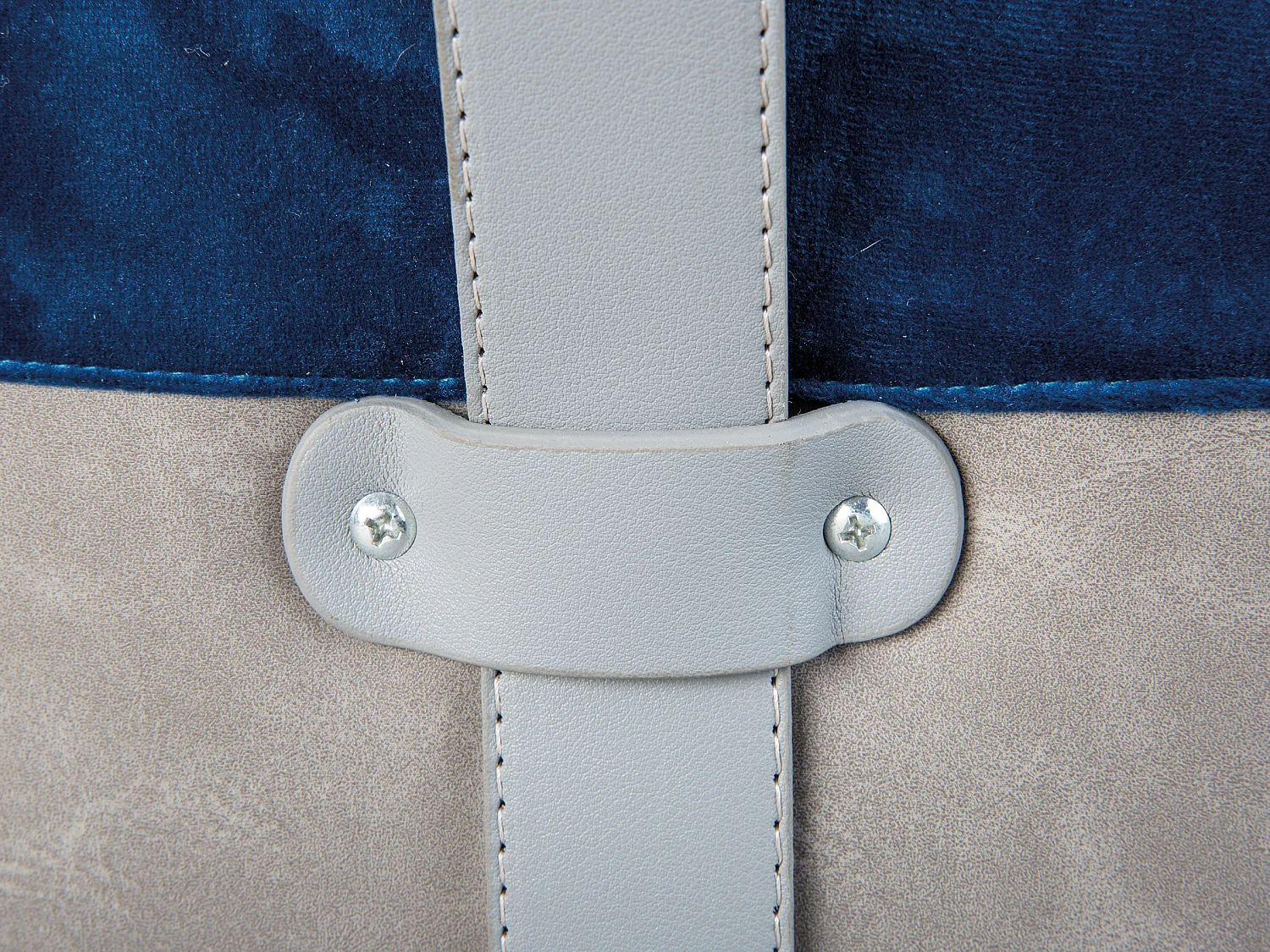 Osana Fusshocker, Hocker blau und grau.