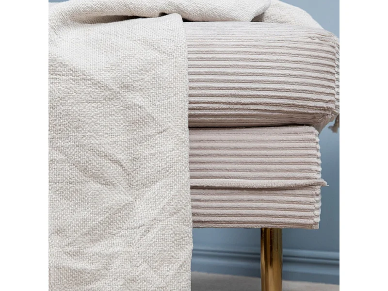 Boom pouf ,repose-pieds  velours côtelé beige, laiton.
