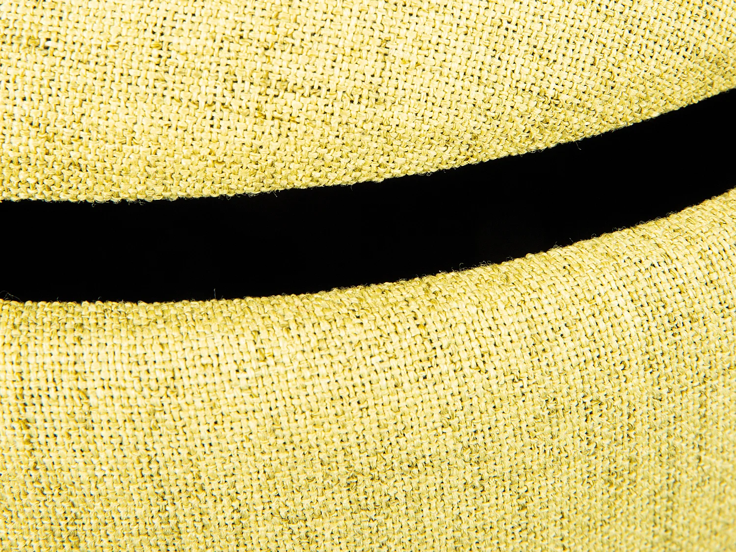 Puf Dirax, taburete con almacenaje de color amarillo verdoso y marrón.