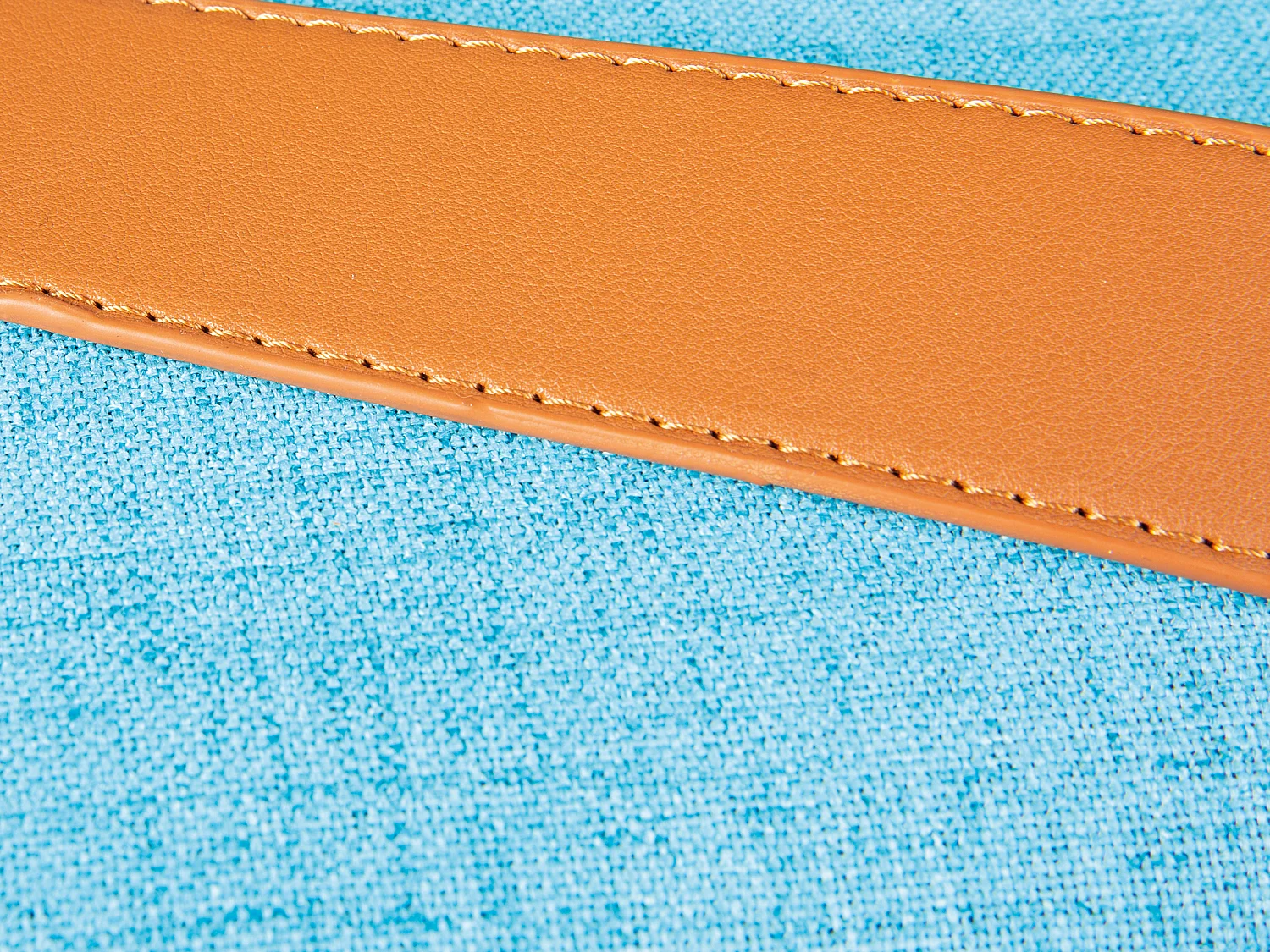 Dirax Fusshocker, Hocker mit Aufbewahrung blau und braun.