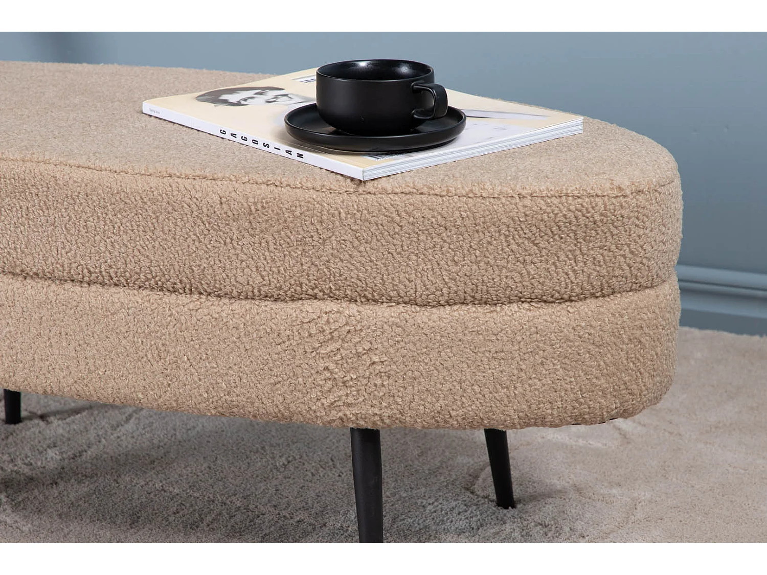 Otto Pouf, Hocker Teddystoff beige, schwarz.