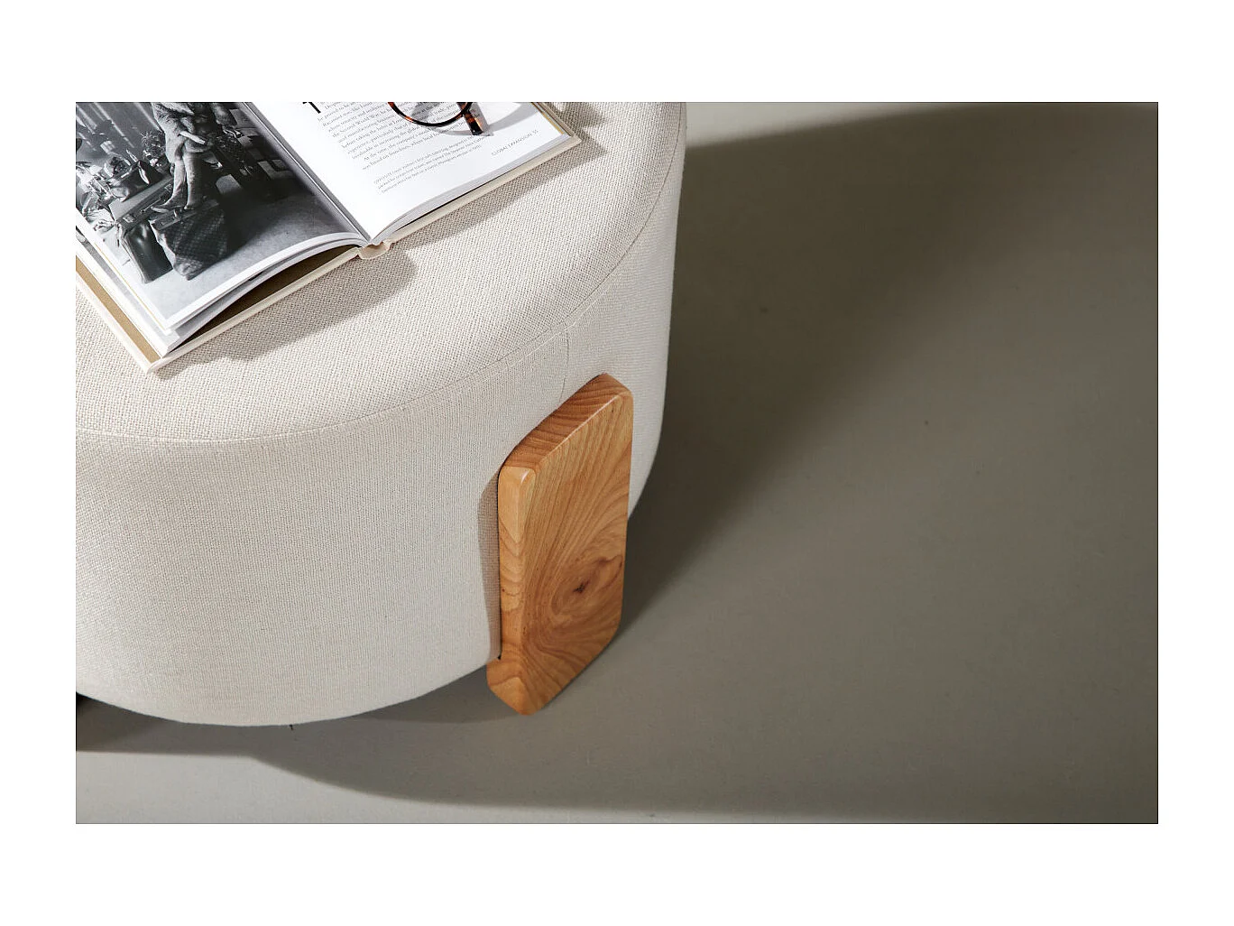 Pouf Design en Tissu "Coffey" 52cm Naturel