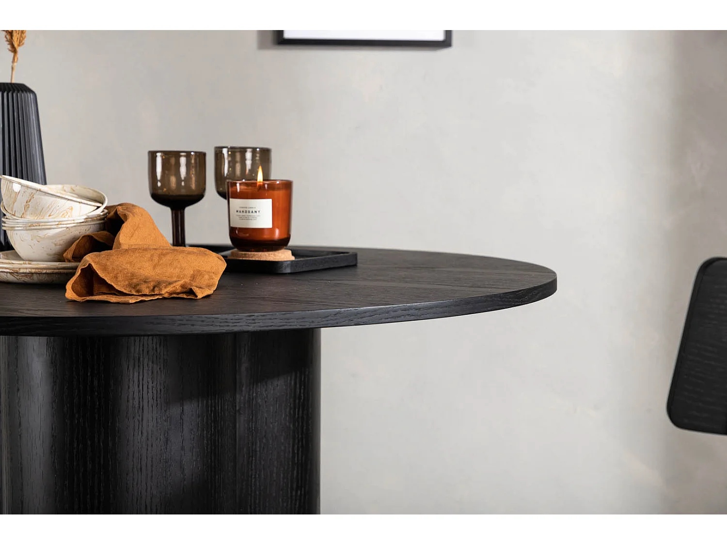 Olivia eetkamertafel Ø110cm zwart.