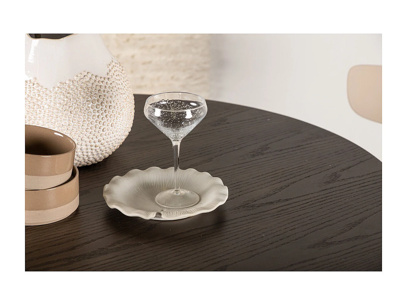 Olivia eetkamertafel Ø110cm bruin.