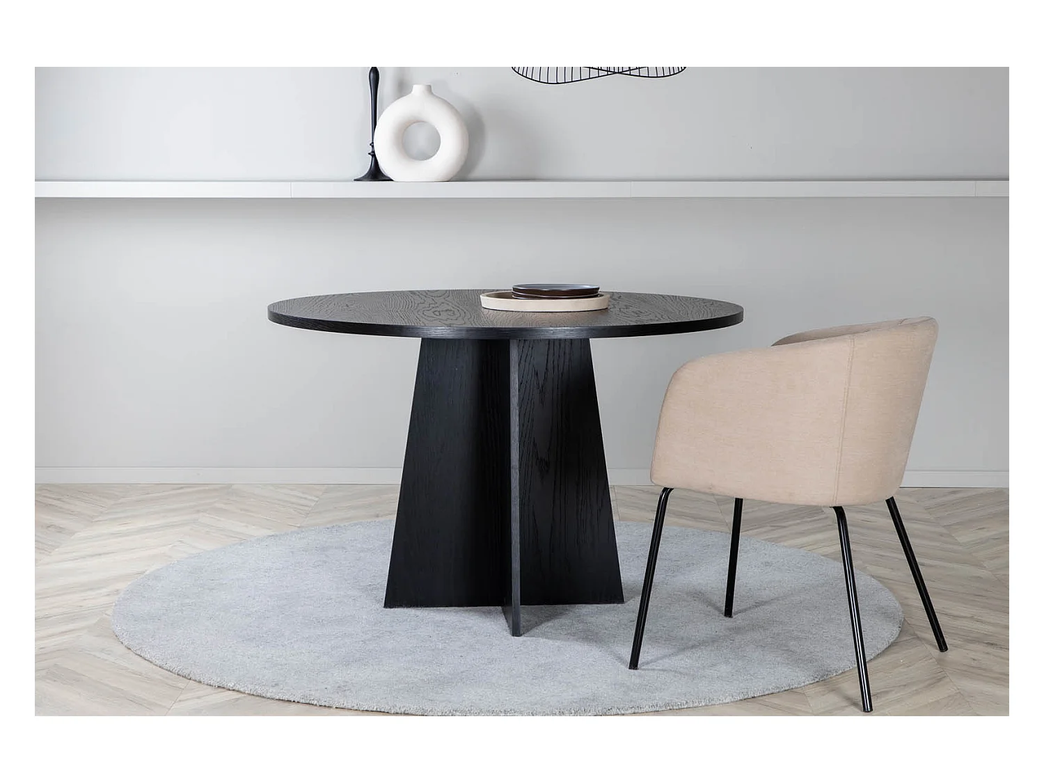 Bootcut Esstisch Ø110cm schwarz.