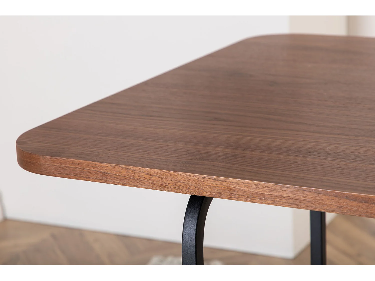 Uno eetkamertafel 90x200cm okkernoot fineer.