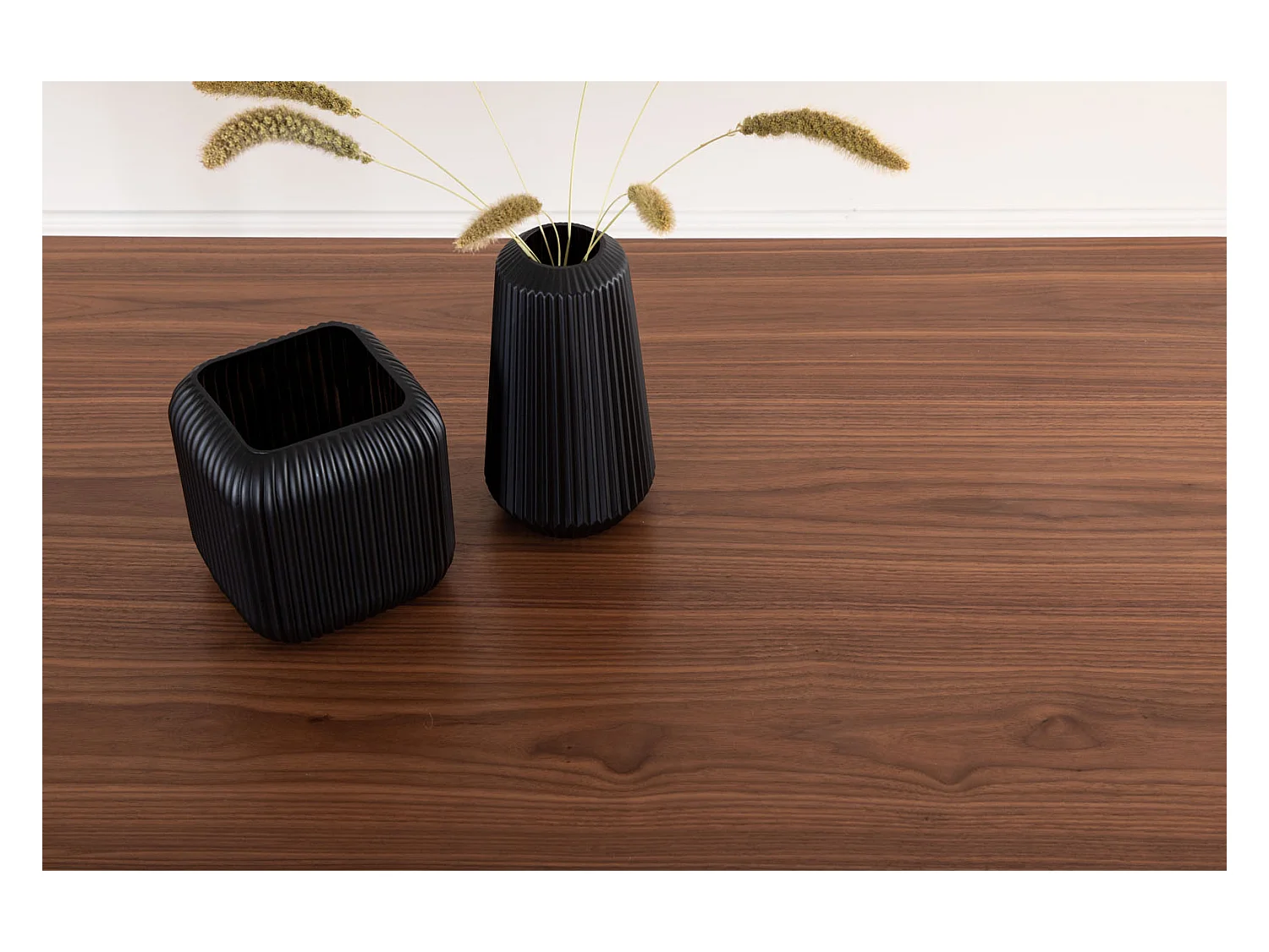 Uno Esstisch 90x200cm Nussbaum furniert.