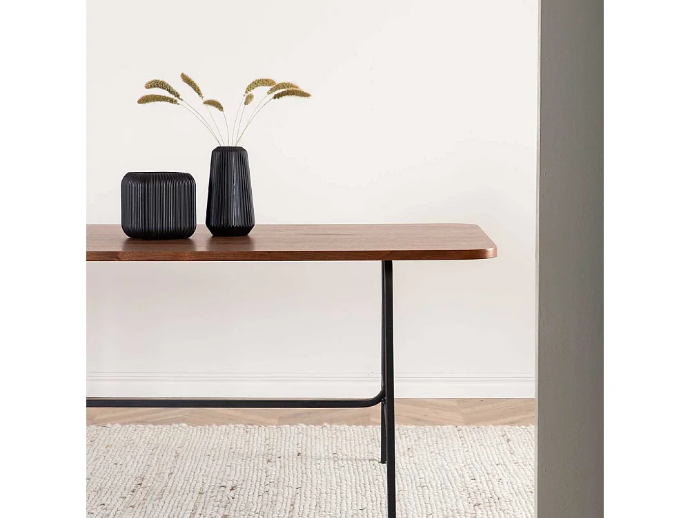 Uno eetkamertafel 90x200cm okkernoot fineer.