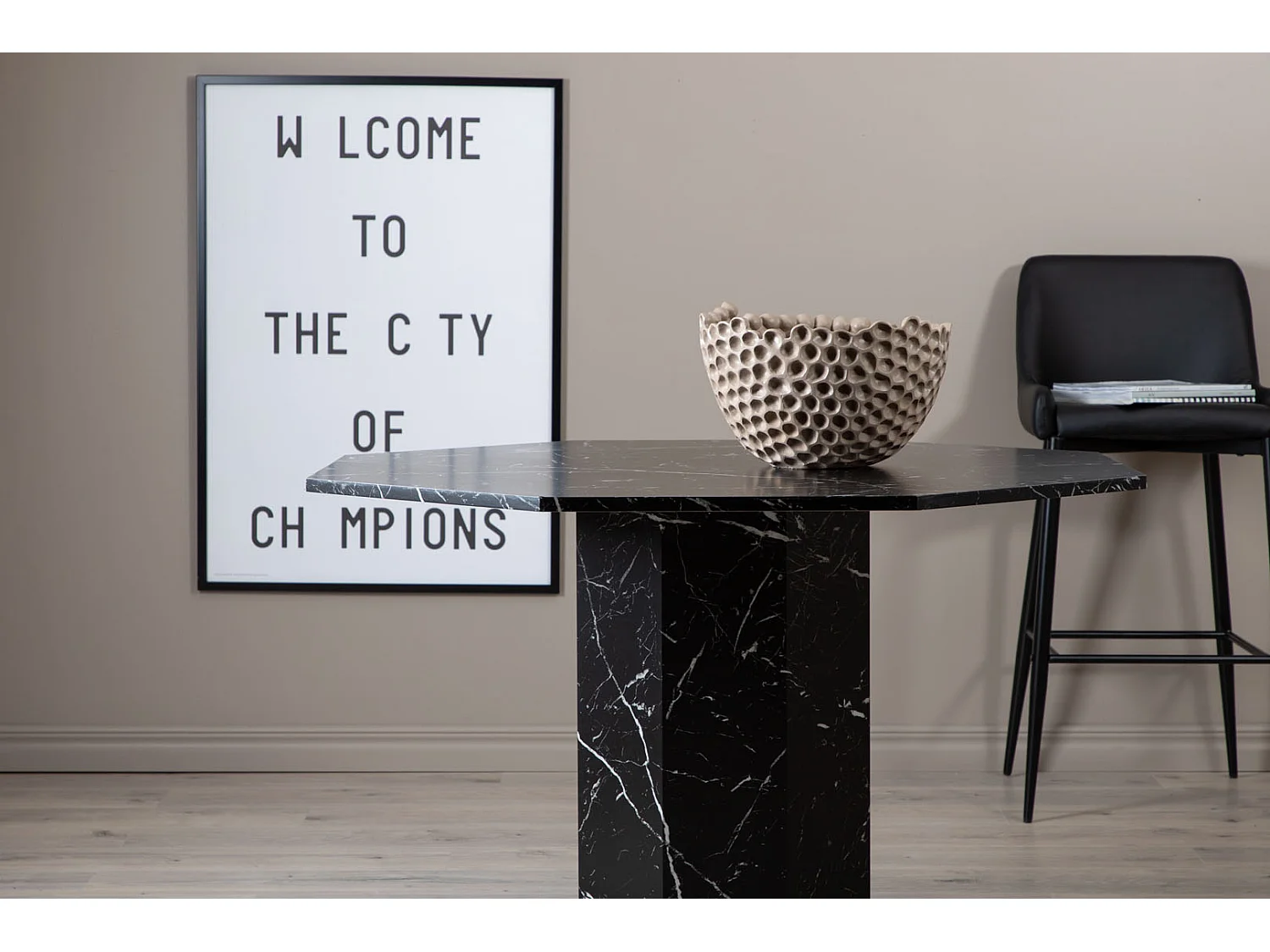 Marbs Esstisch Ø110cm schwarze Marmoroptik.