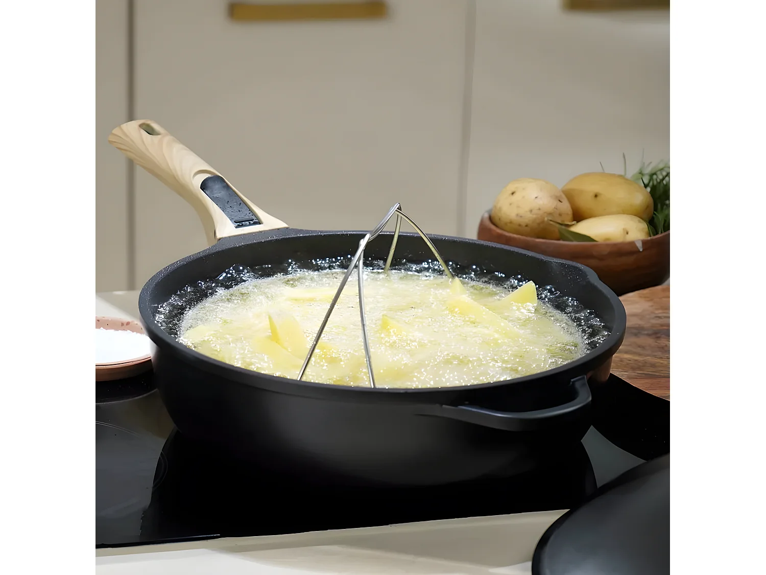 La fabuleuse poêle 8 en 1 Météore 28 cm