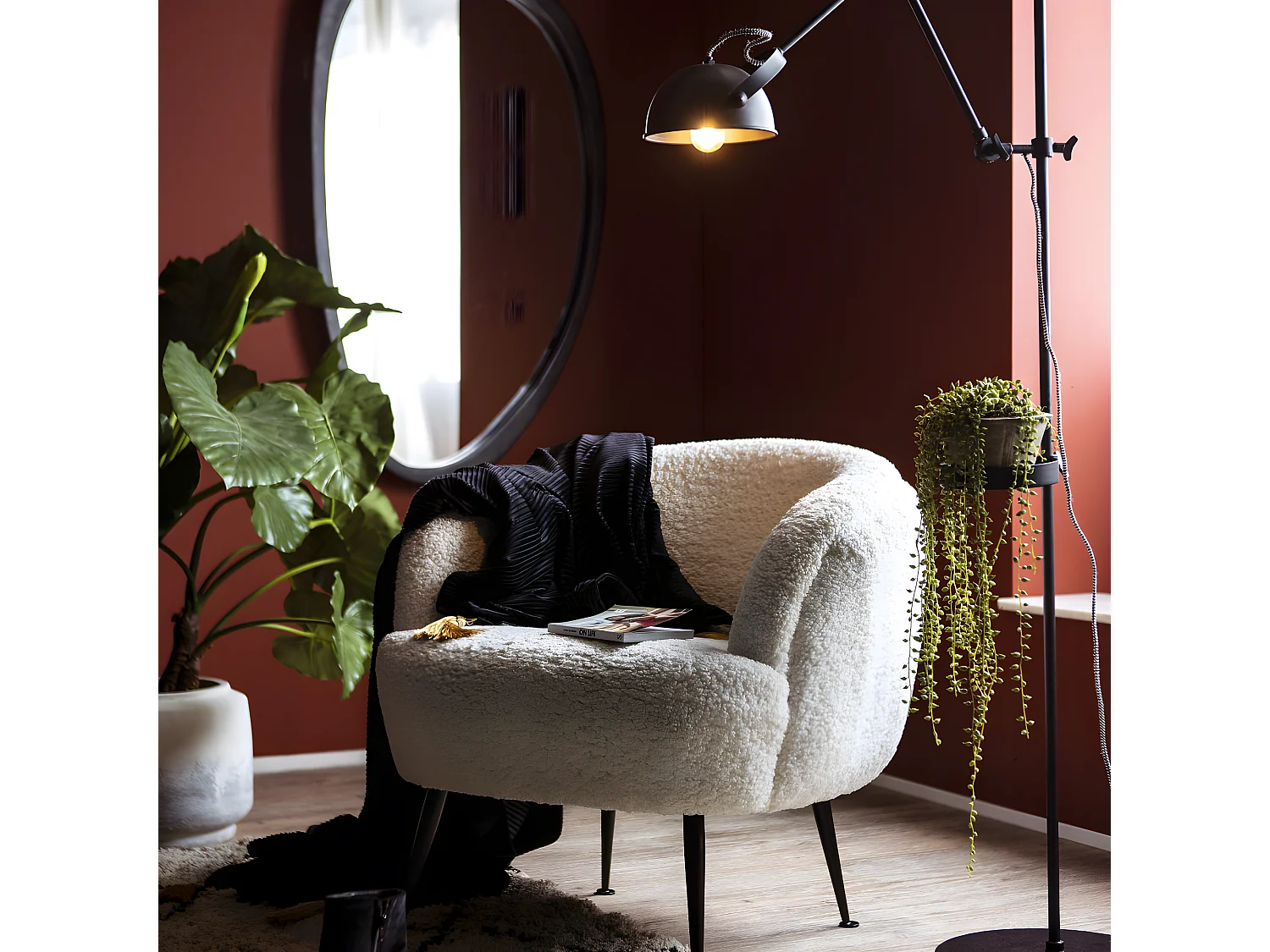 Plecto - Miroir organique en bois - Noir