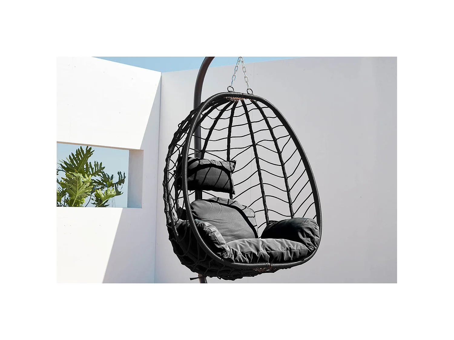 Fauteuil suspendu en résine effet rotin noir LIMA