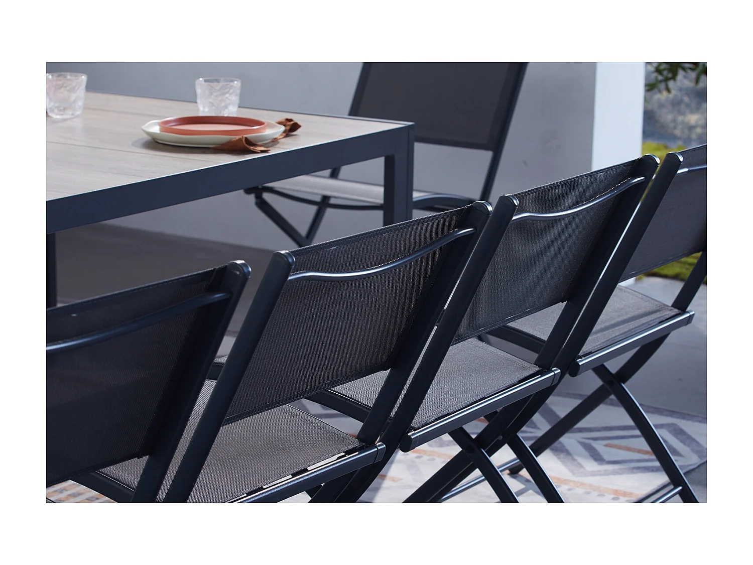 Ensemble table aluminium effet bois et 10 chaises LAGOS