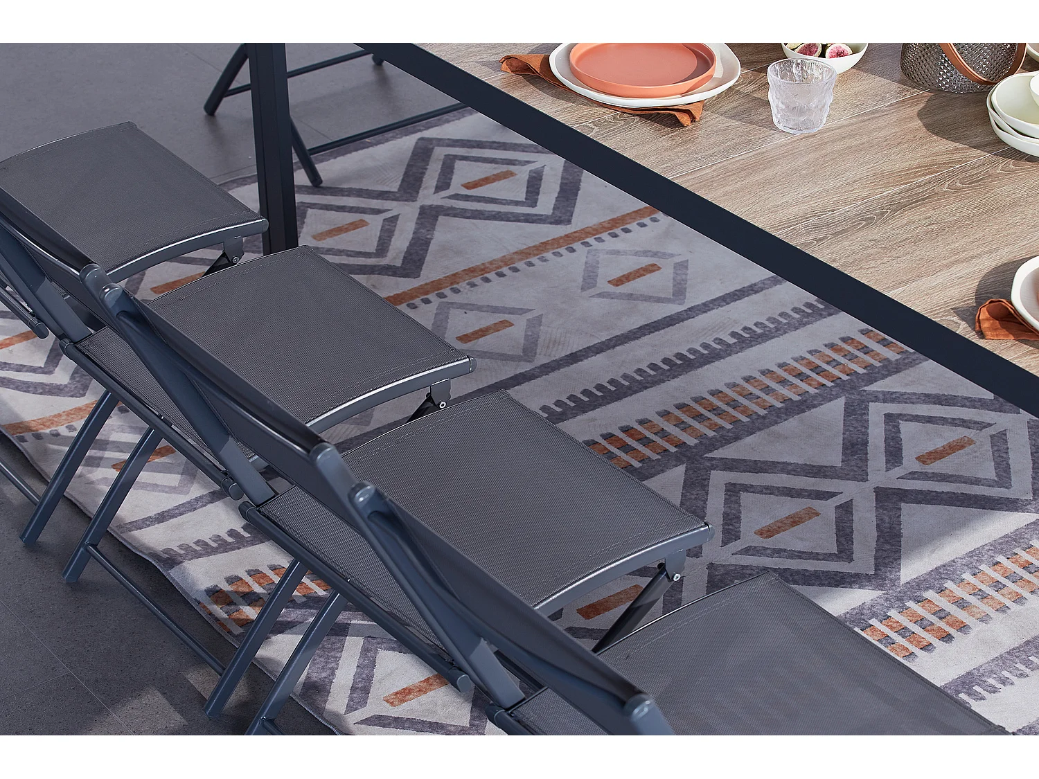 Ensemble table aluminium effet bois et 10 chaises LAGOS