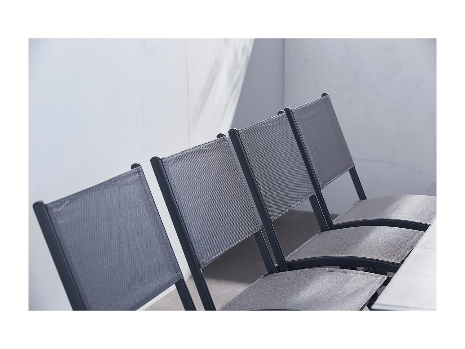 Ensemble table aluminium effet bois et 10 chaises LAGOS