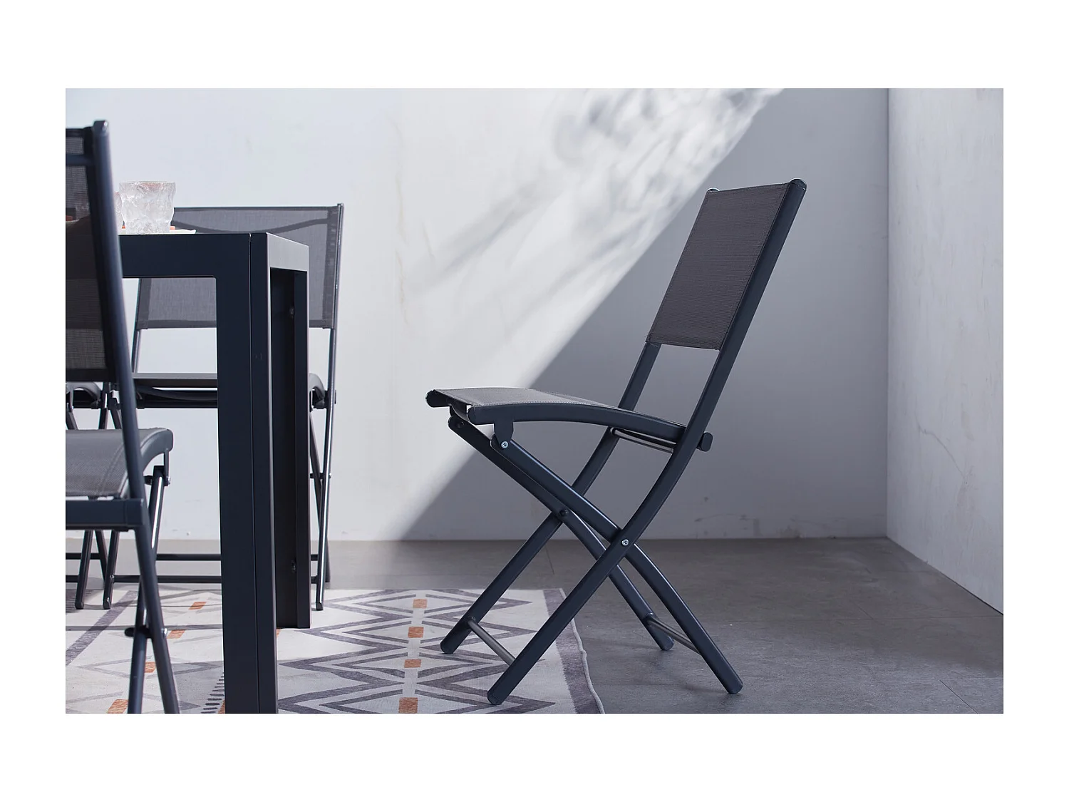 Ensemble table aluminium effet bois et 10 chaises LAGOS