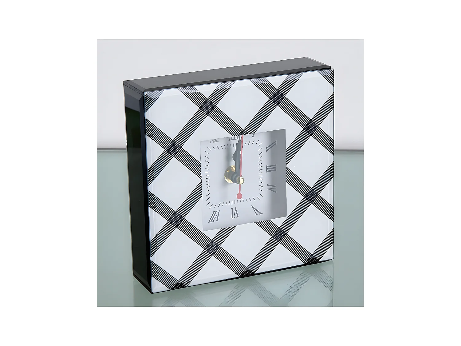 Reloj 15*15 rombo blanco y negro gus