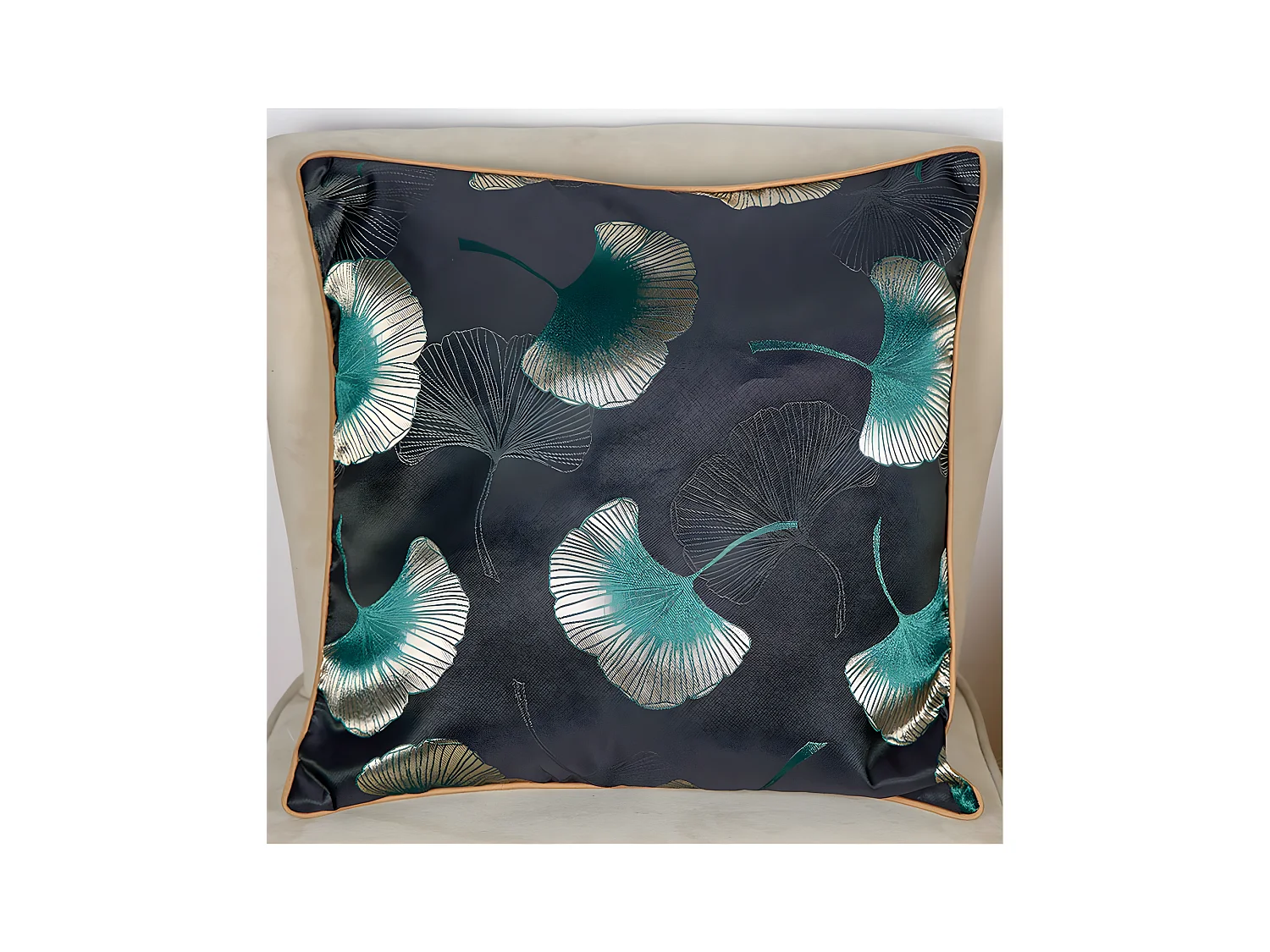 Cojin 45*45 flor de loto verde fondo negro con relleno 400 gr loto