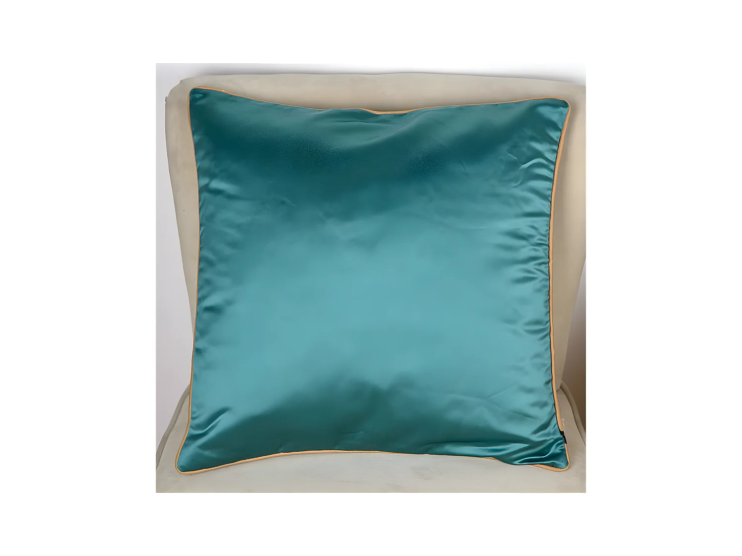 Cojin 45*45 flor de loto verde fondo negro con relleno 400 gr loto