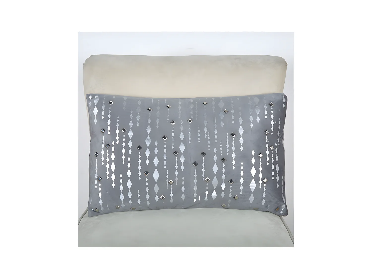 Cojin 53*33 gris tiras espejos con relleno 380 gr yvette