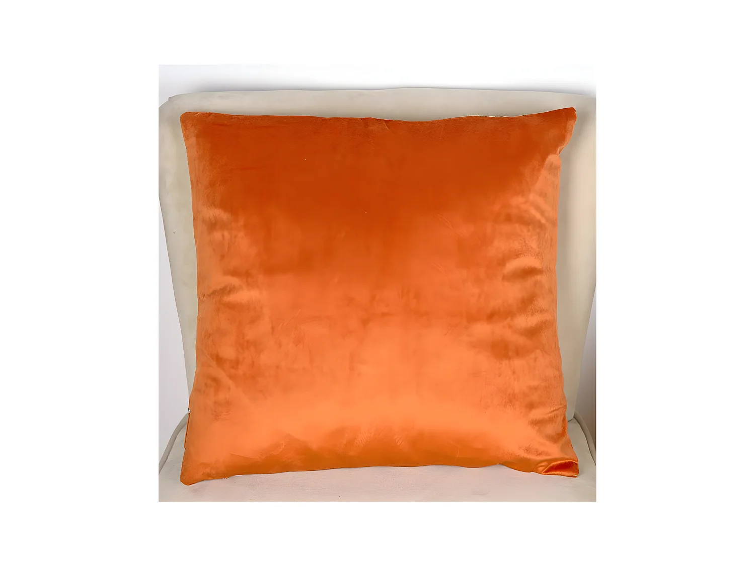 Cojin 45*45 triangulos caldero terciopleo tiras doradas con relleno 400 gr fanny