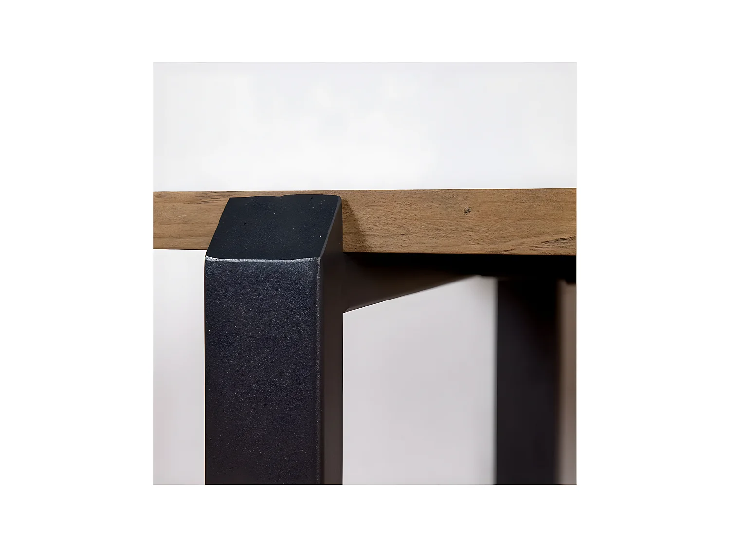 Mesa de centro 110cm pie cuadrado negro metal top madera rania