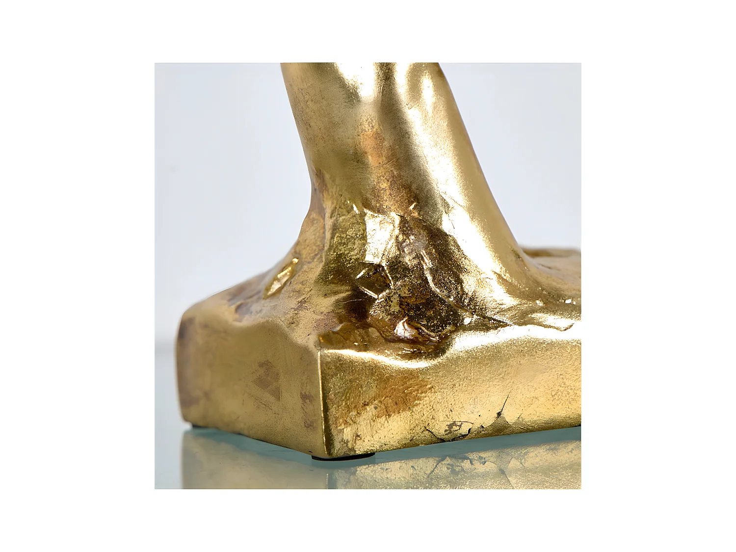 Mascara oir con base 30cm dorada resina malena