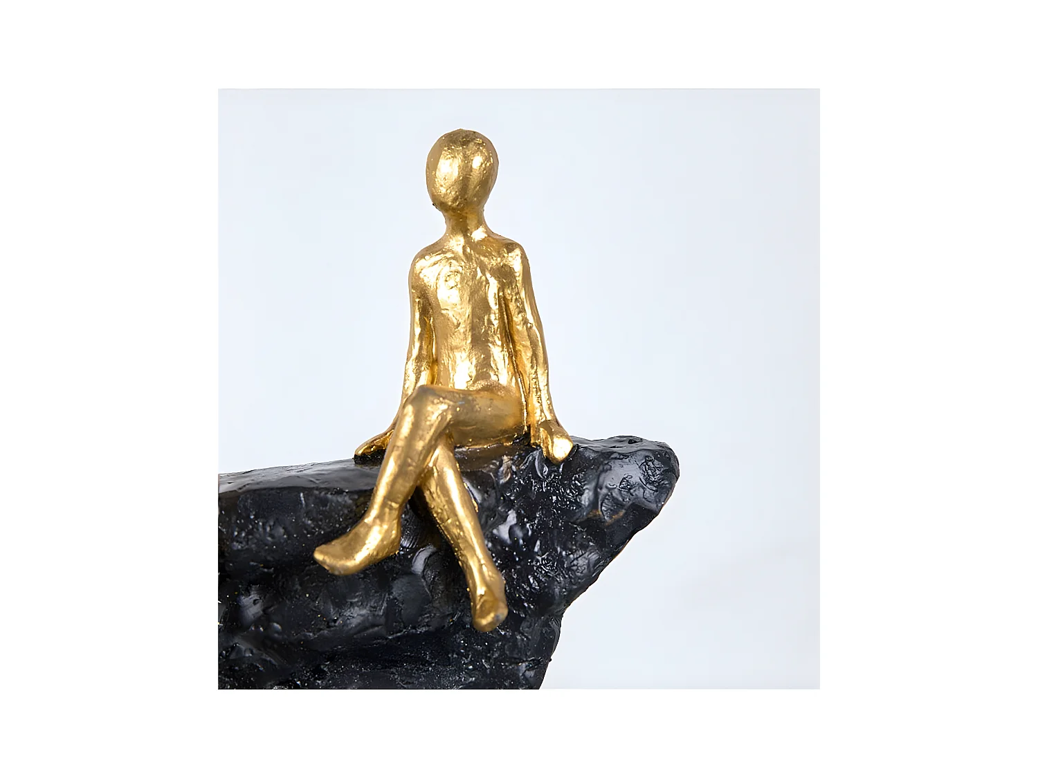 Figura familia 23*17 4 personas sobre roca negra silk